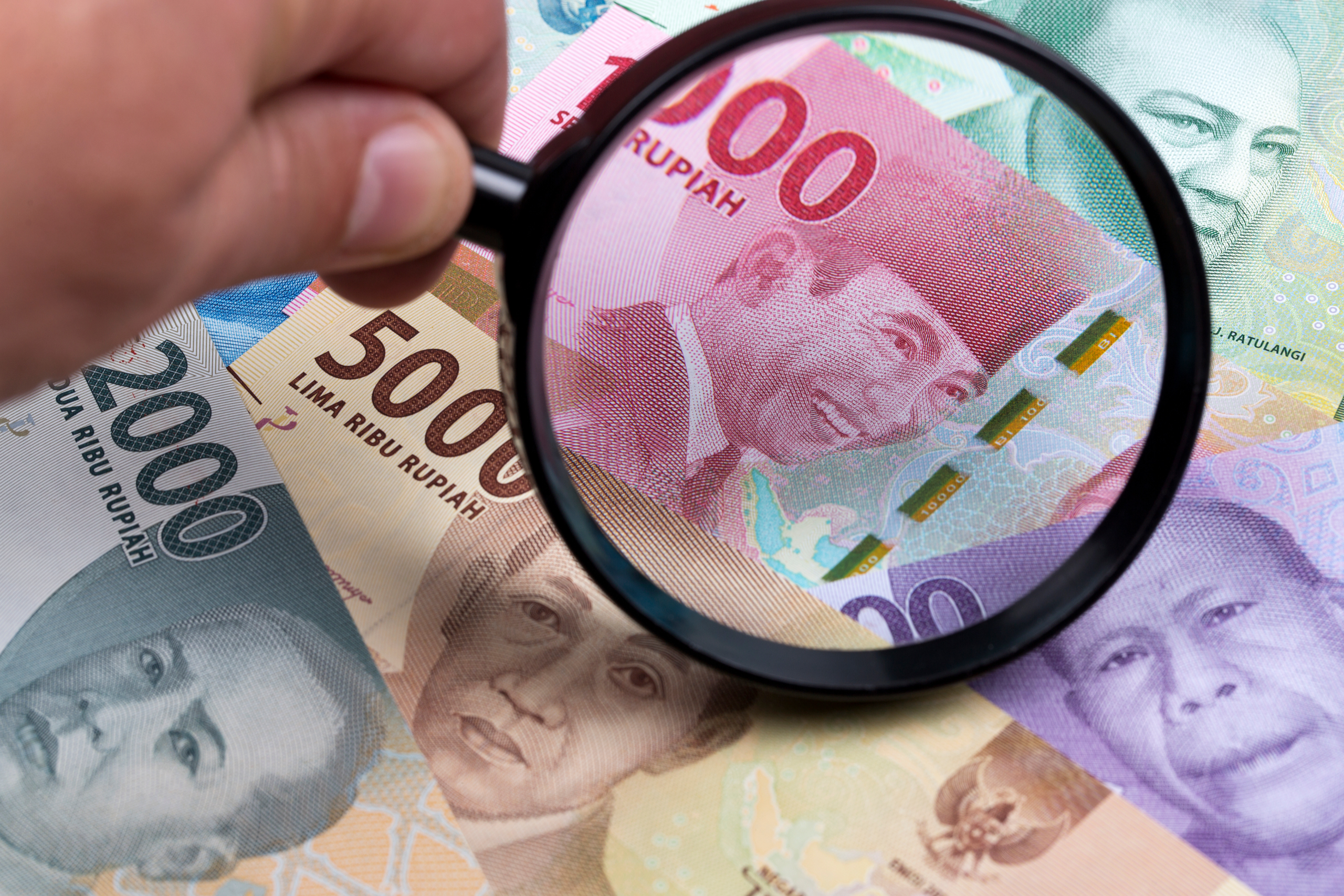 Rupiah Melemah, Indonesia Gelap?